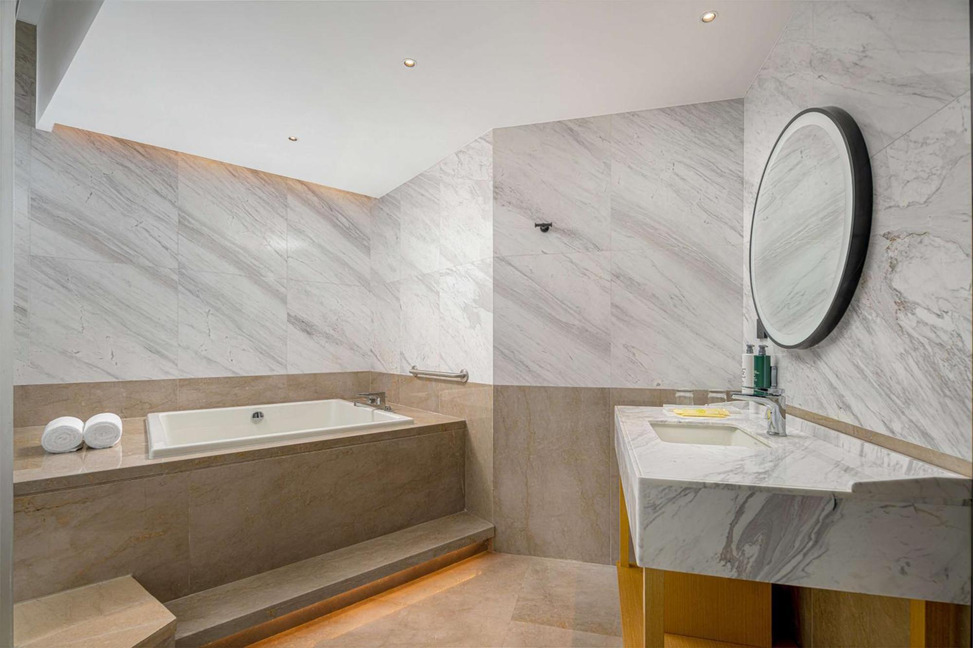 Hilton Garden Inn Shanghai Lujiazui מראה חיצוני תמונה